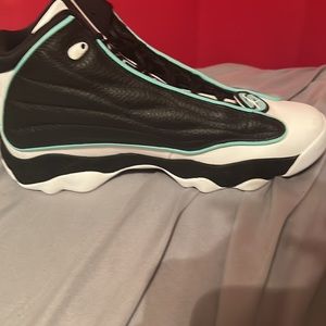 shoe stores selling jordans